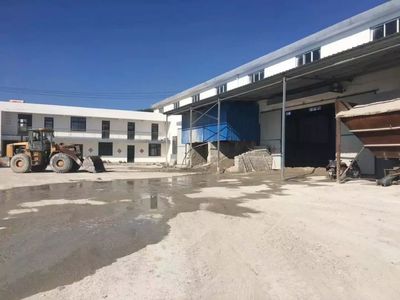 違建千余平占?jí)和恋丶t線，招遠(yuǎn)某工廠被依法拆除